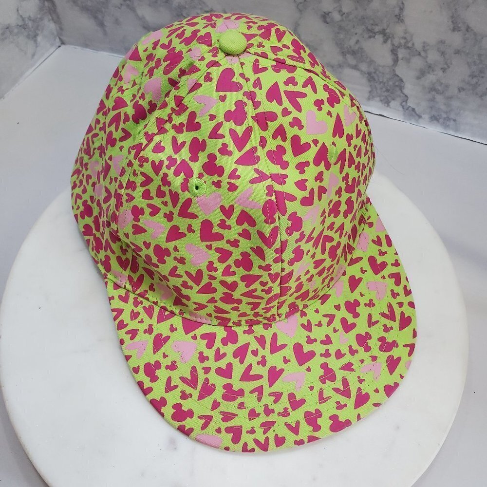 DISNEY Parks Baseball Cap Green Pink Hearts Mickey Mouse Adult Size‎ Stretch Fit